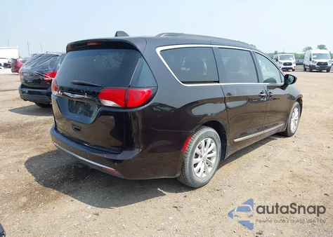 2017 Chrysler Pacifica Touring-L z USA, uszkodzony, nr VIN 2C4RC1BG3HR831590